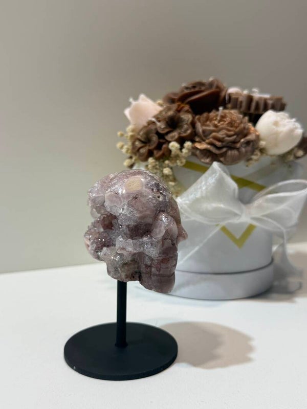 Roze Amethist Skull op Standaard - 0,348 Kilogr.