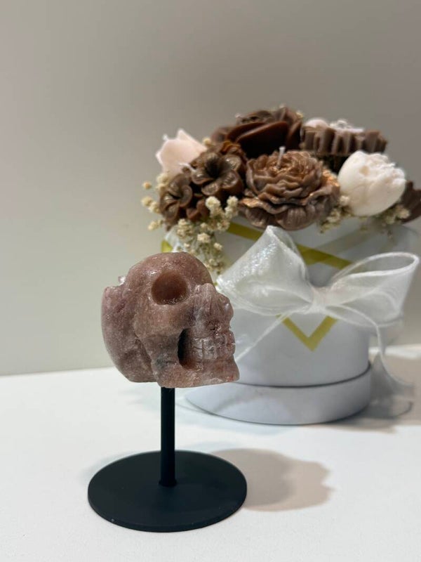 Roze Amethist Skull op Standaard - 0,292 Kilogr.
