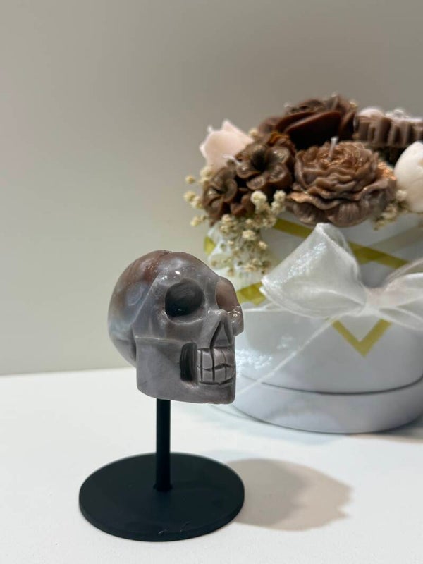 Roze Amethist Skull op Standaard - 0,324 Kilogr.