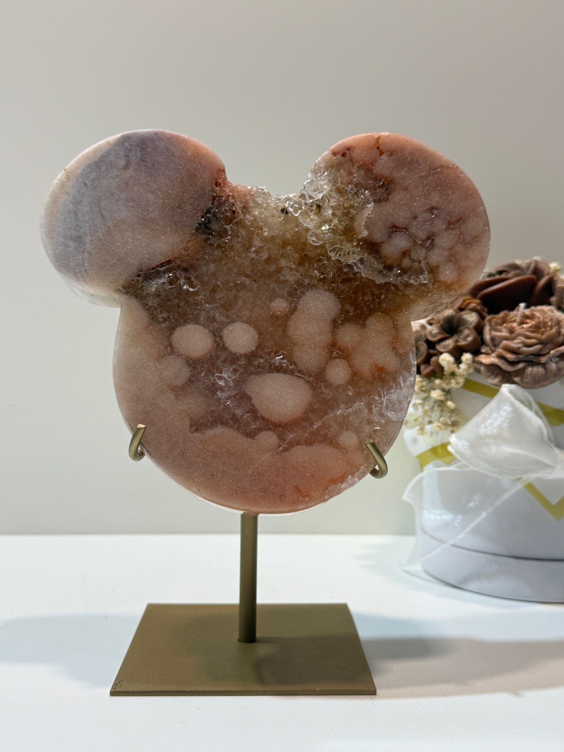 Roze Amethist Mickey op Standaard - 1,710 Kilogr.