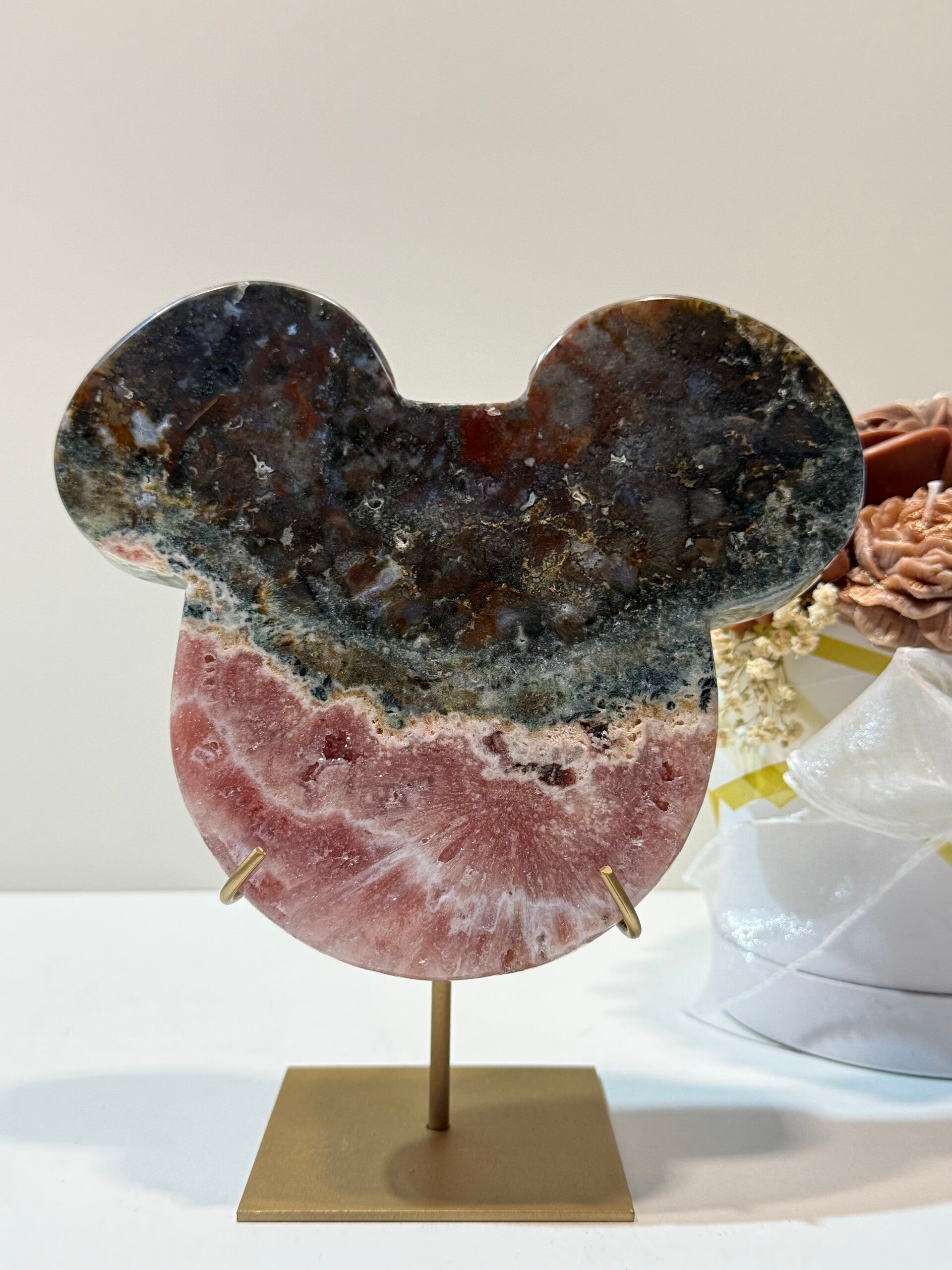 Roze Amethist Mickey op Standaard - 1,200 Kilogr.