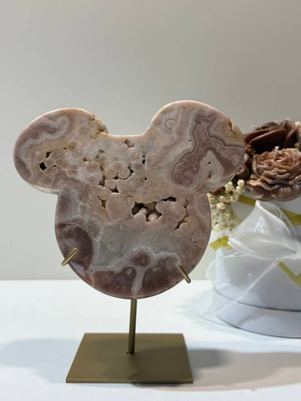 Roze Amethist Mickey op Standaard - 1,050 Kilogr.