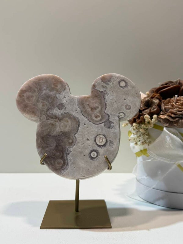Roze Amethist Mickey op Standaard - 1,028 Kilogr.