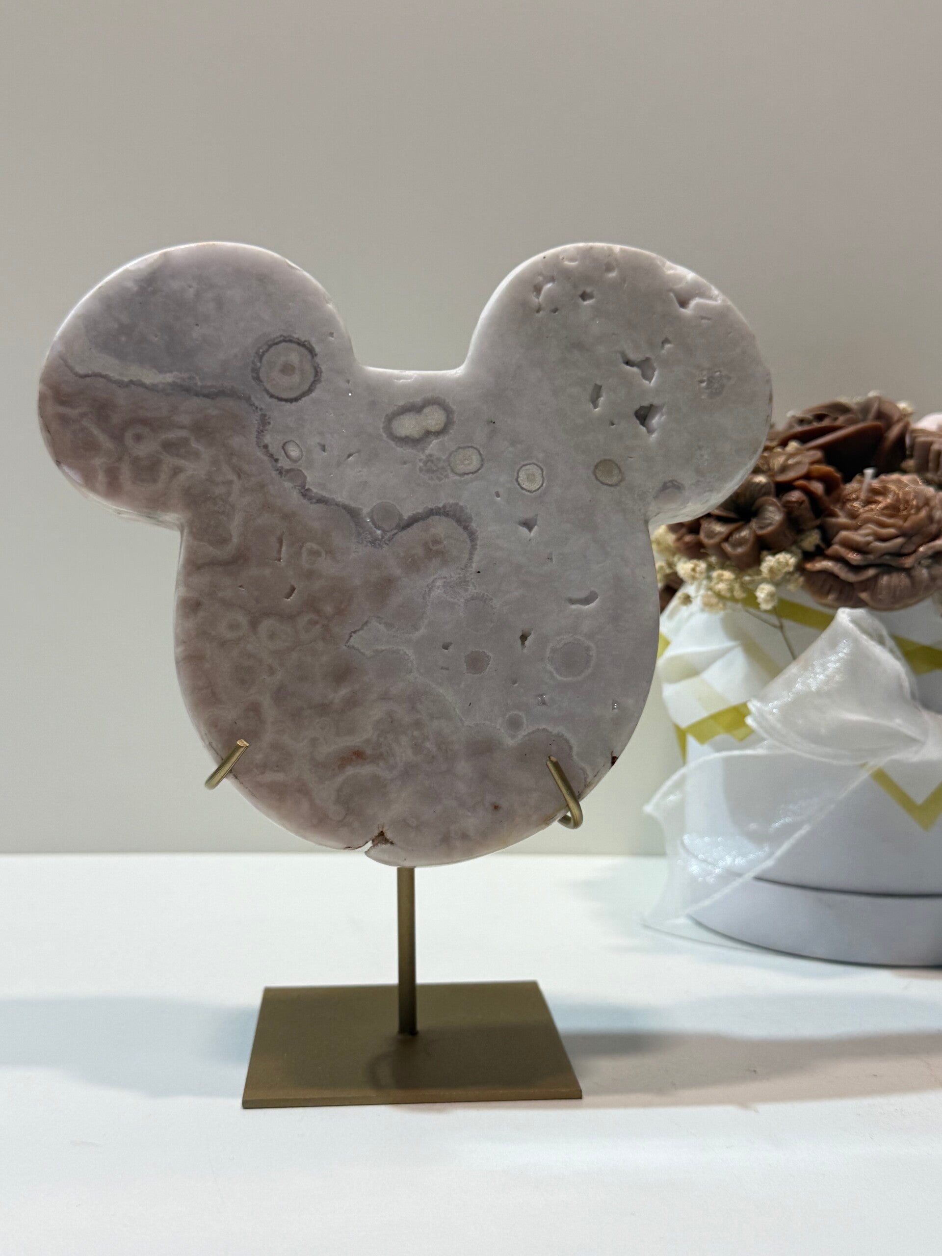 Roze Amethist Mickey op Standaard - 1,392 Kilogr.
