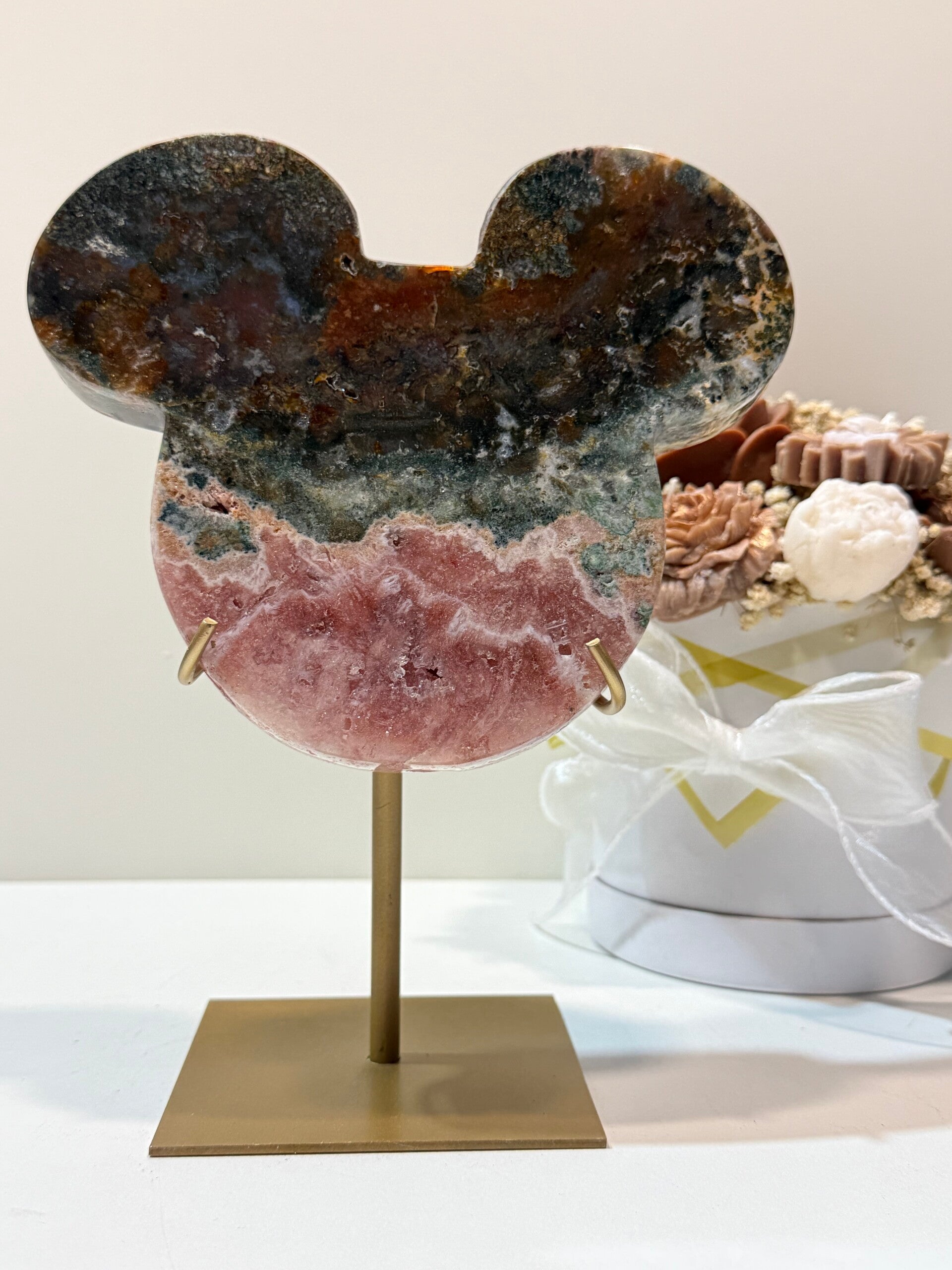 Roze Amethist Mickey op Standaard - 1,434 Kilogr.