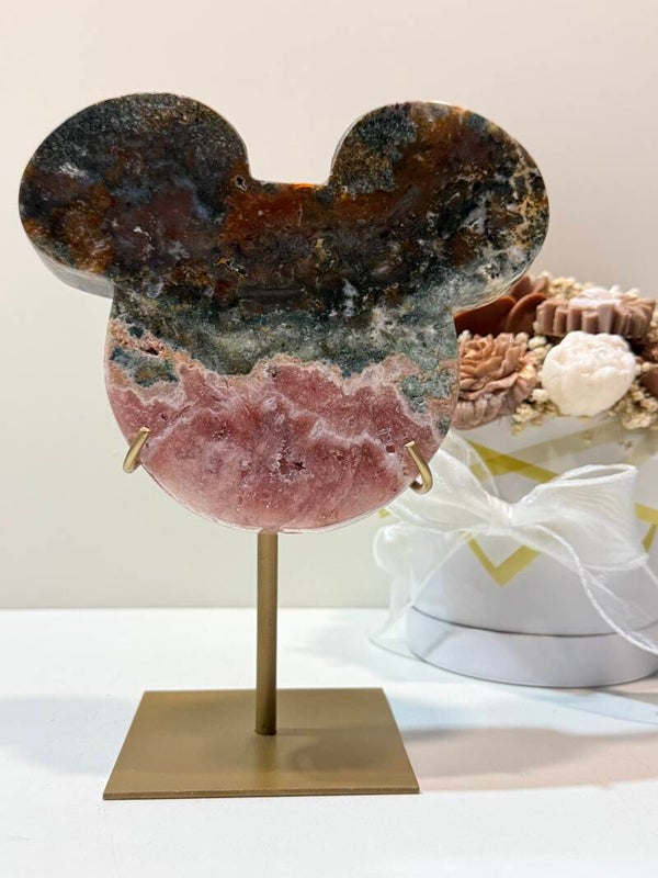 Roze Amethist Mickey op Standaard - 1,434 Kilogr.