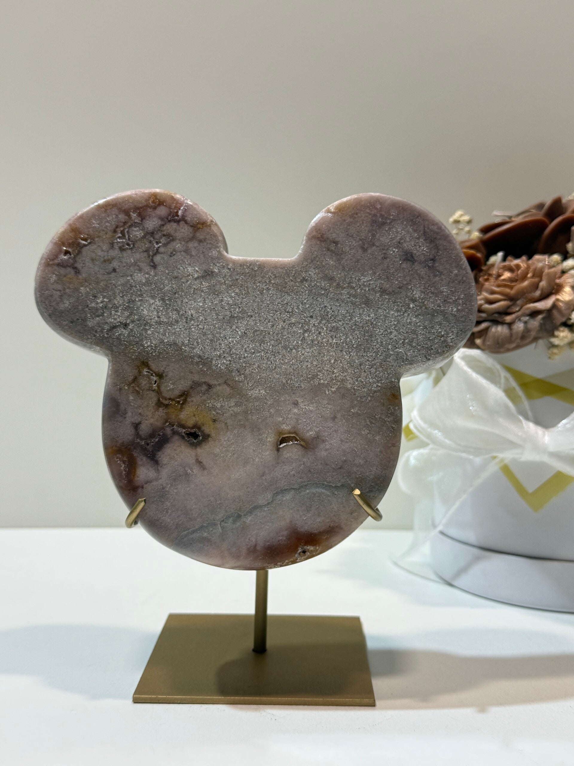 Roze Amethist Mickey op Standaard - 1,130 Kilogr.