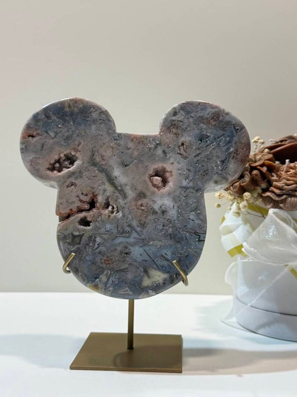 Roze Amethist Mickey op Standaard - 1,448 Kilogr.