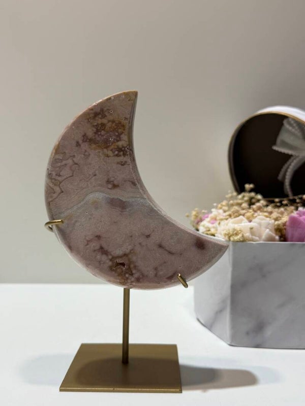 Roze Amethist Maan op Standaard - 0,786 Kilogr.