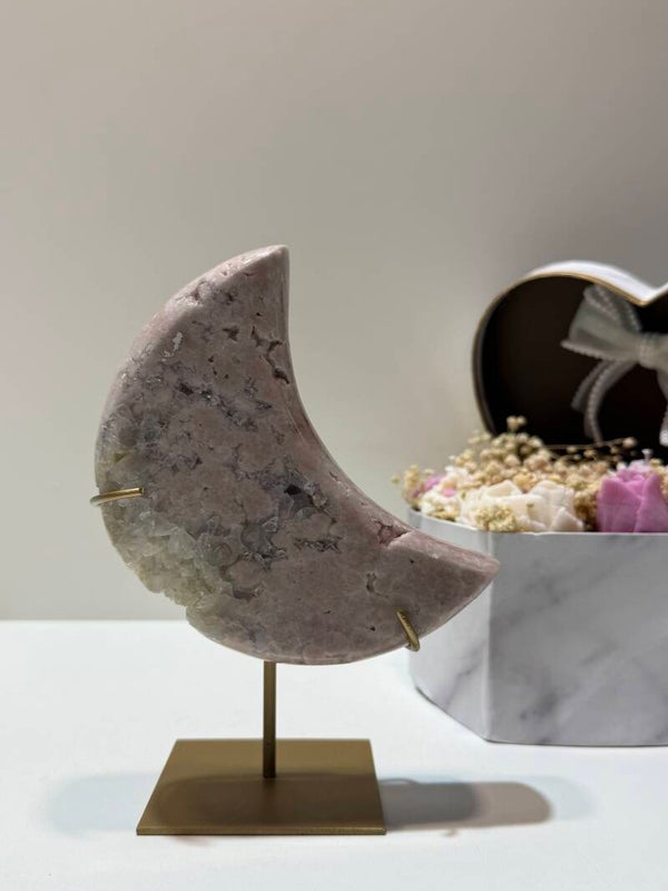 Roze Amethist Maan op Standaard - 1,008 Kilogr.