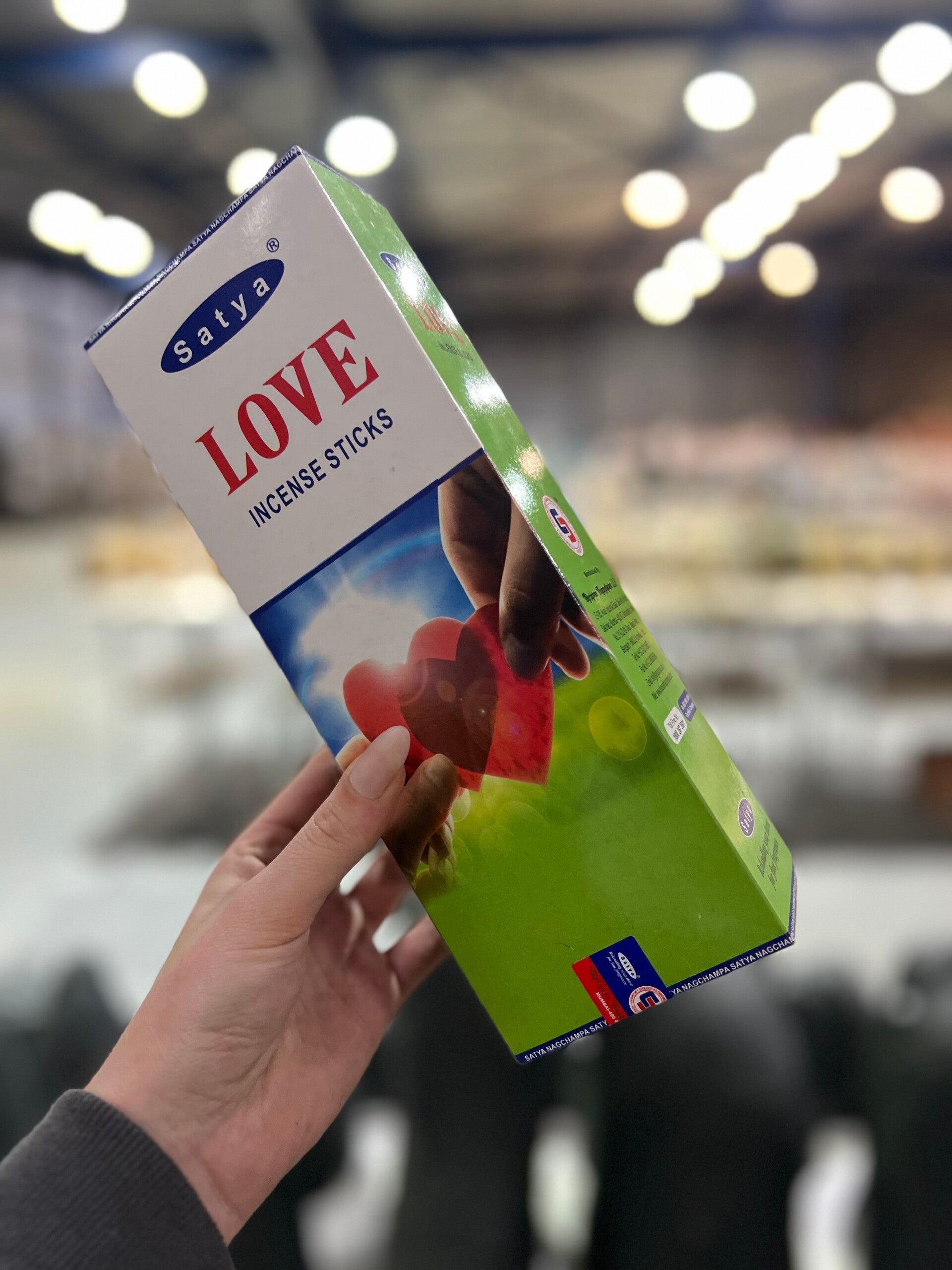 WB11 - Satya - Love Wierook (Doos)