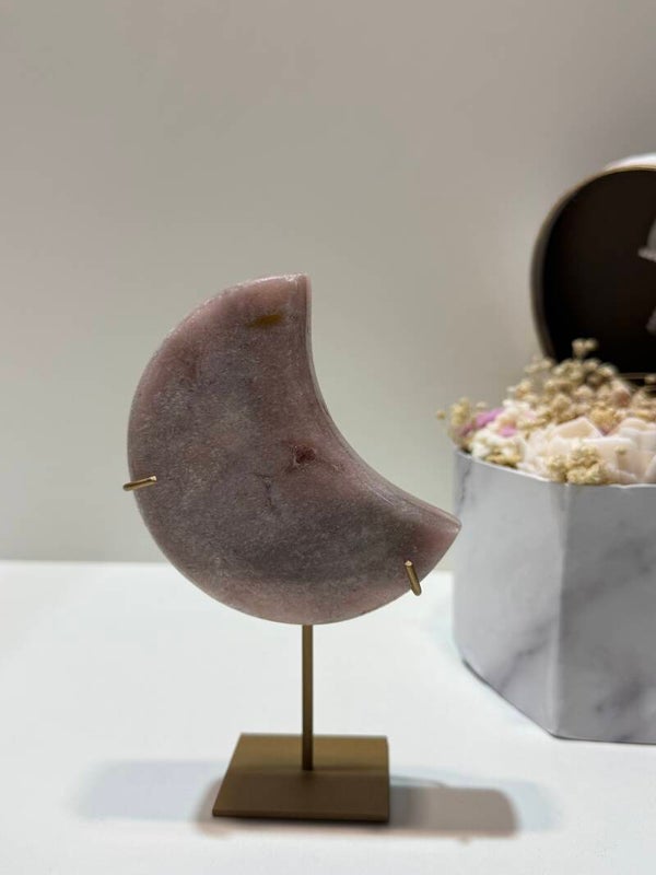 Roze Amethist Maan op Standaard - 0,480 Kilogr.