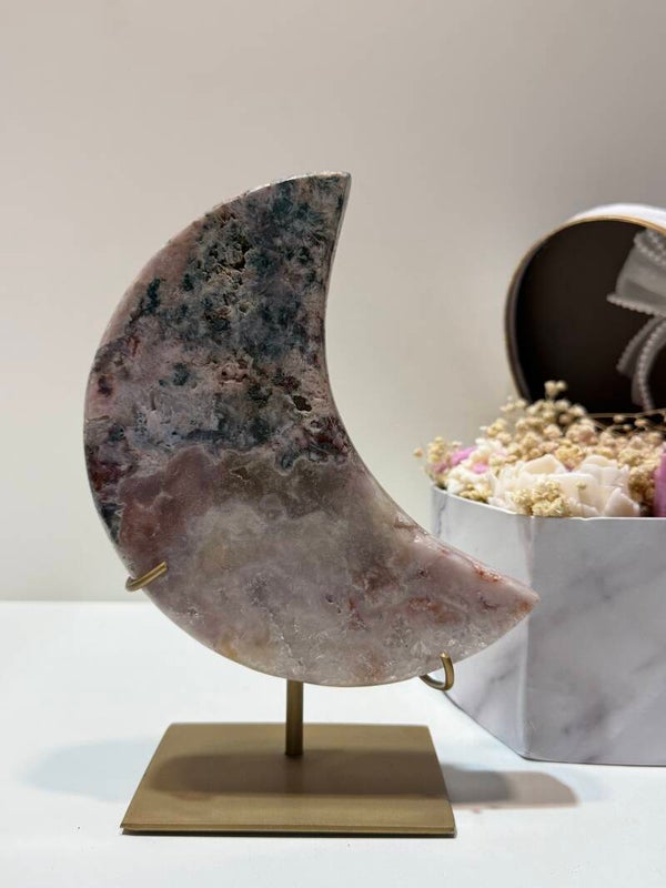 Roze Amethist Maan op Standaard - 1,022 Kilogr.