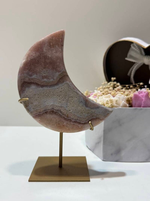 Roze Amethist Maan op Standaard - 0,594 Kilogr.