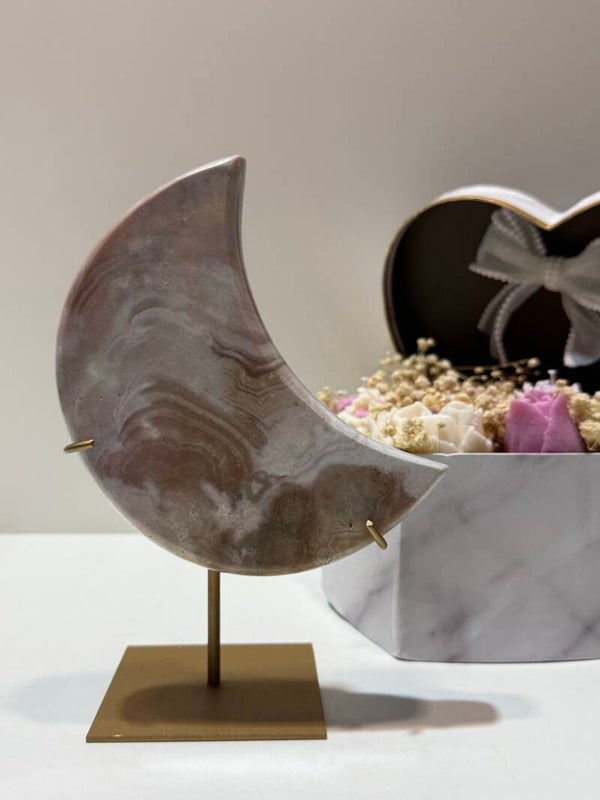 Roze Amethist Maan op Standaard - 0,766 Kilogr.