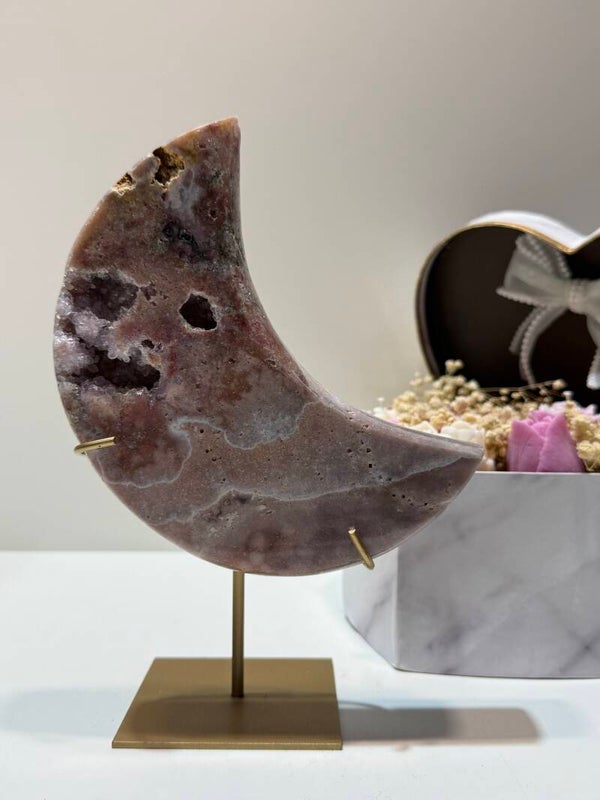 Roze Amethist Maan op Standaard - 1,022 Kilogr.