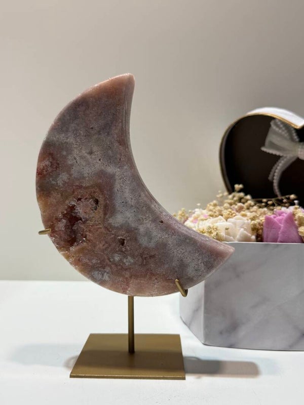 Roze Amethist Maan op Standaard - 0,934 Kilogr.