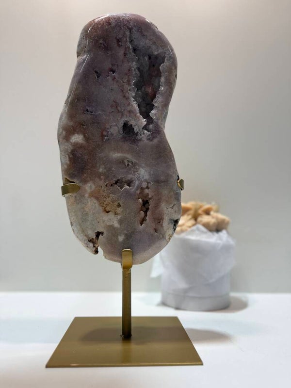 Roze Amethist op Standaard - 4,590 Kilogr.