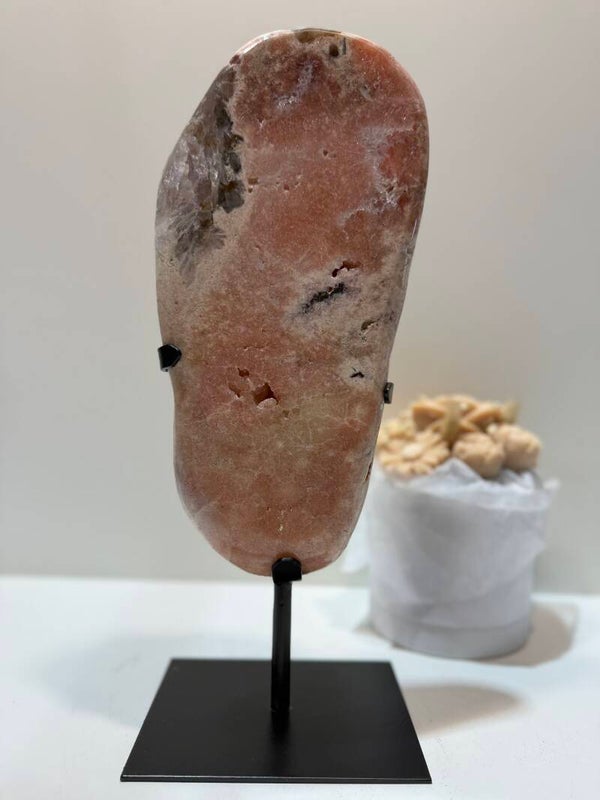 Roze Amethist op Standaard - 3,338 Kilogr.