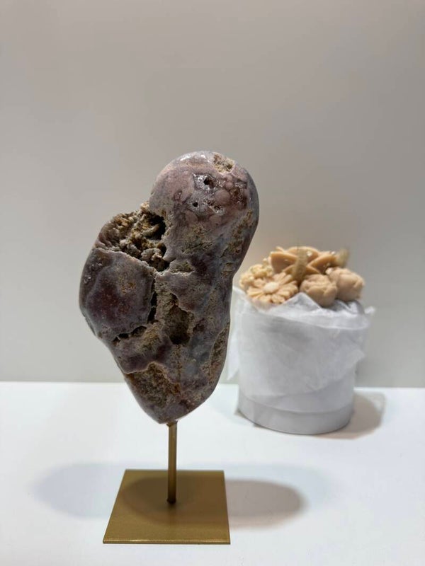 Roze Amethist op Standaard - 1,454 Kilogr.