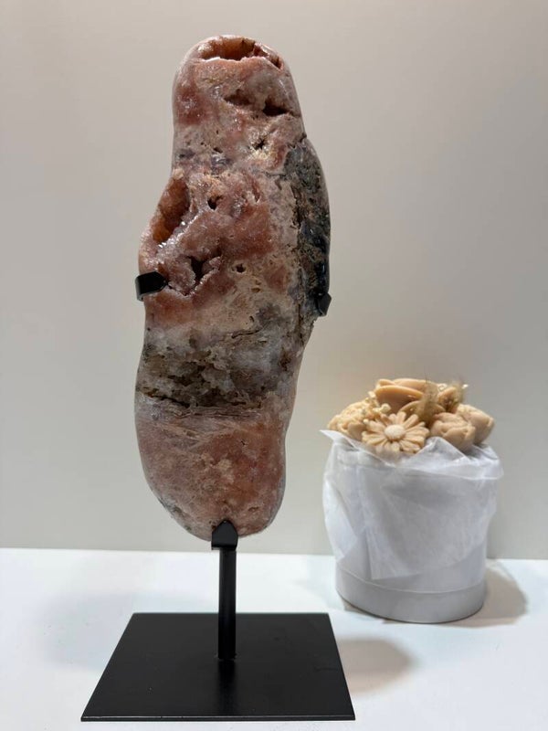 Roze Amethist op Standaard - 3,160 Kilogr.