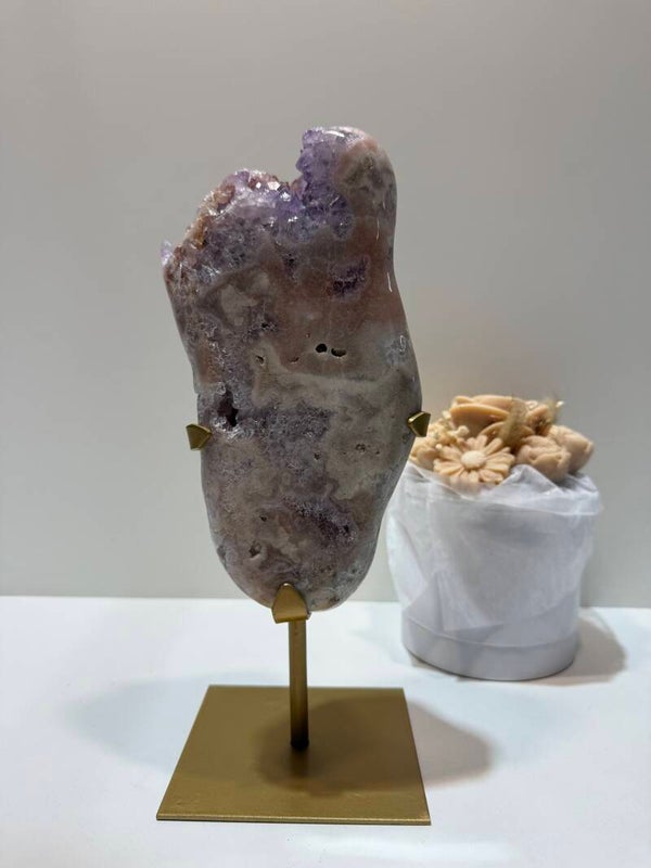 Roze Amethist op Standaard - 3,038 Kilogr.