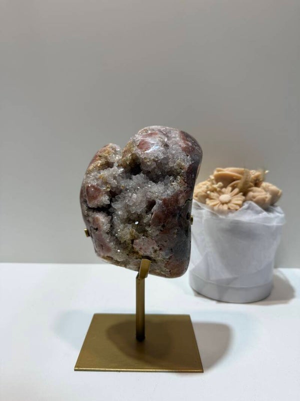 Roze Amethist op Standaard - 1,880 Kilogr.