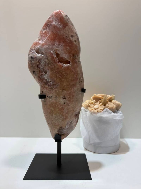 Roze Amethist op Standaard - 2,878 Kilogr.