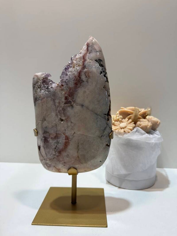 Roze Amethist op Standaard - 2,758 Kilogr.