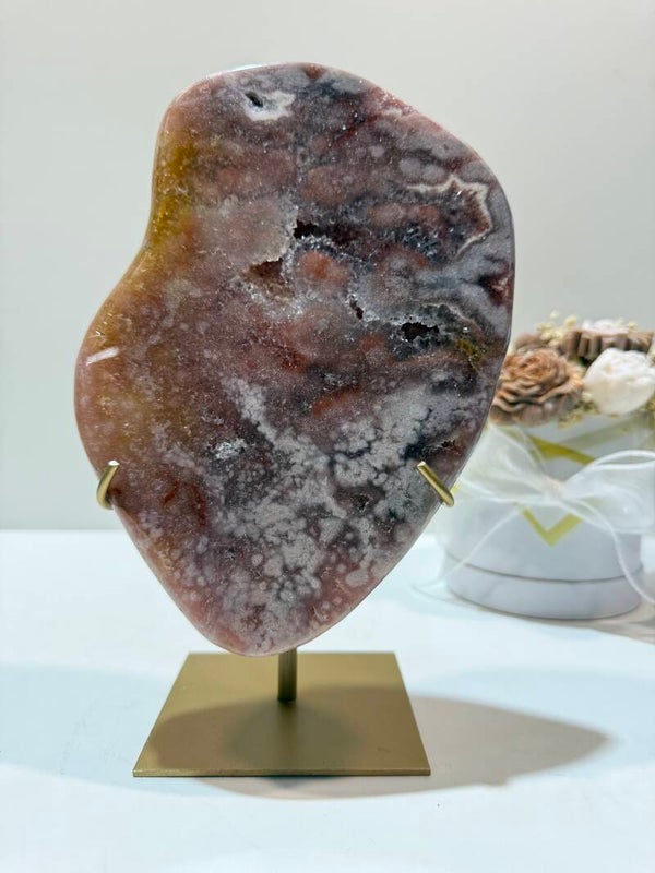 Roze Amethist op Standaard - 1,650 Kilogr.