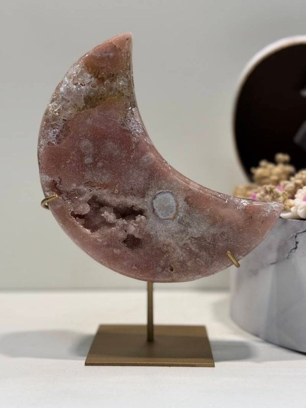 Roze Amethist Maan op Standaard - 1,106 Kilogr.