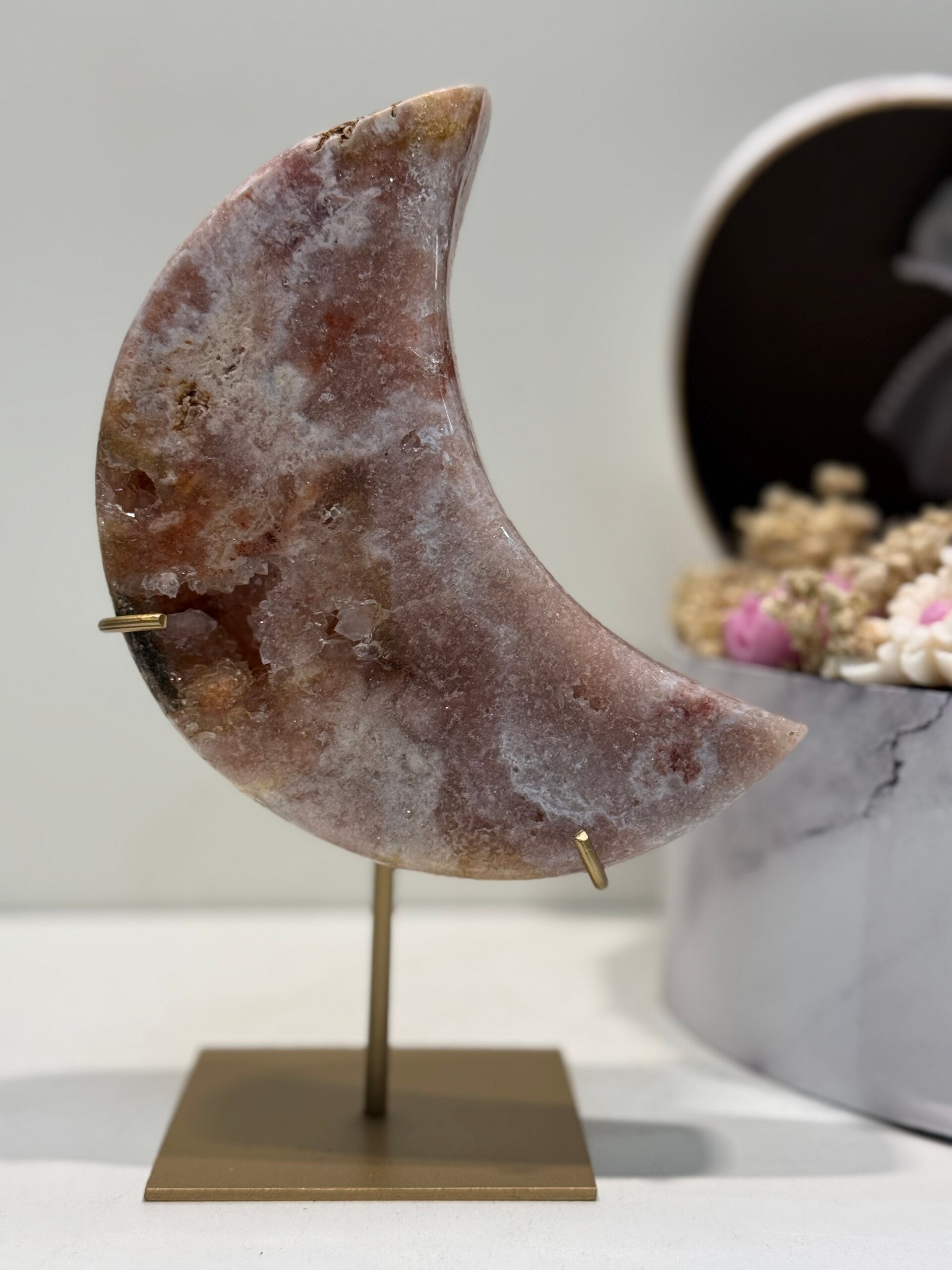 Roze Amethist Maan op Standaard - 0,778 Kilogr.