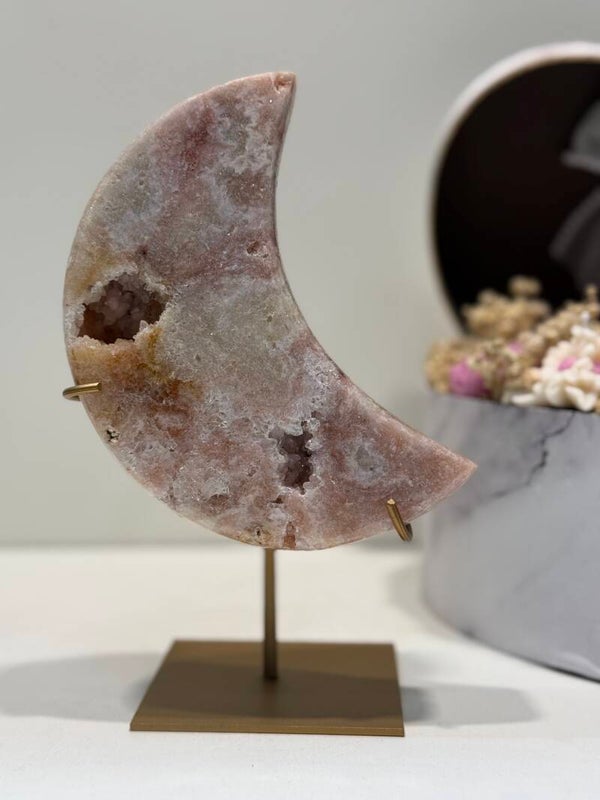 Roze Amethist Maan op Standaard - 0,752 Kilogr.