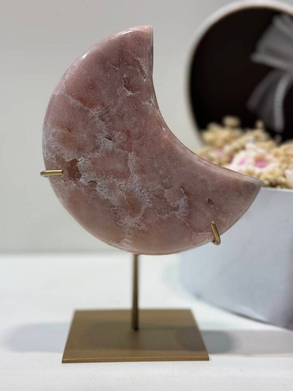 Roze Amethist Maan op Standaard - 0,820 Kilogr.