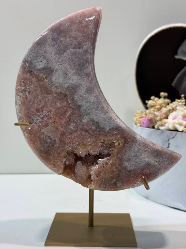Roze Amethist Maan op Standaard - 1,100 Kilogr.