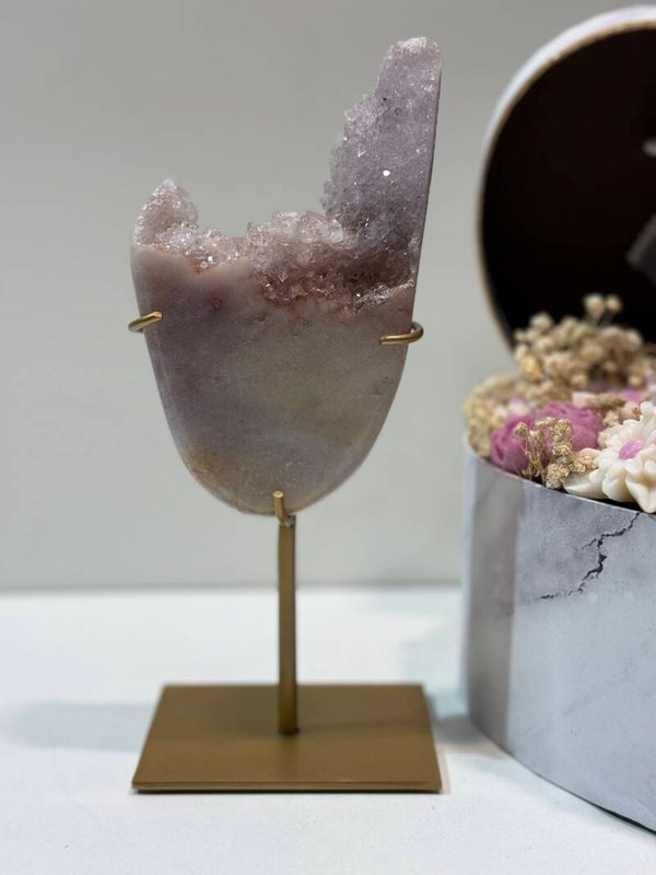 Roze Amethist op standaard - 0,522 Kilogr.