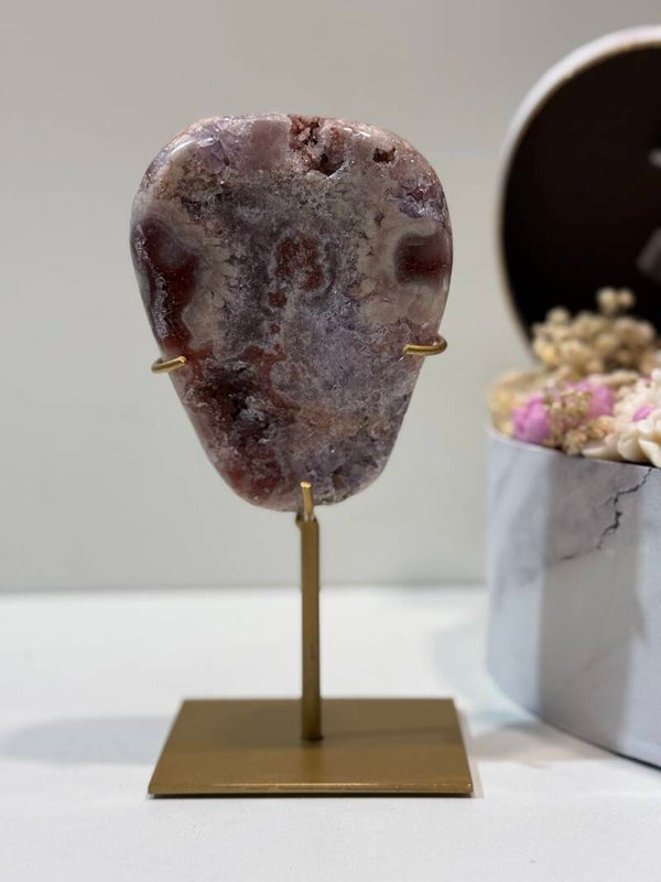 Roze Amethist op Standaard - 0,606 Kilogr.
