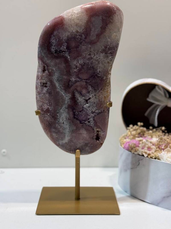 Roze Amethist op Standaard - 2,548 Kilogr.
