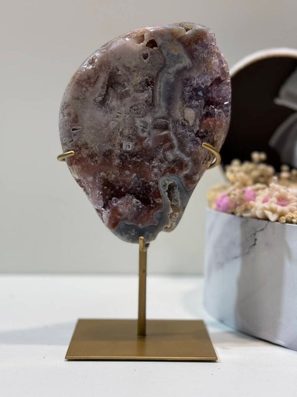 Roze Amethist op Standaard - 0,914 Kilogr.