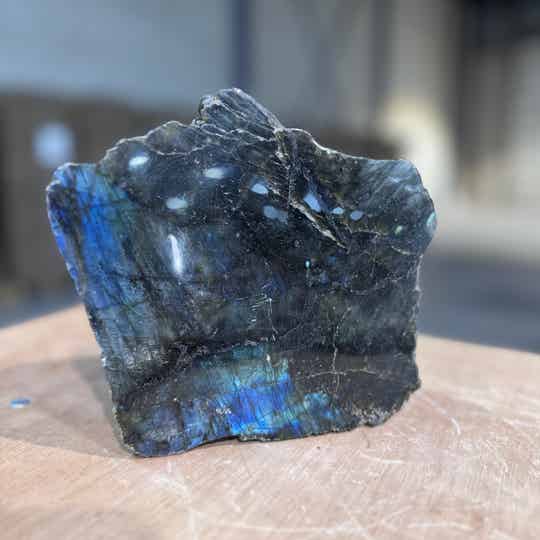 Ruwe labradoriet WS141