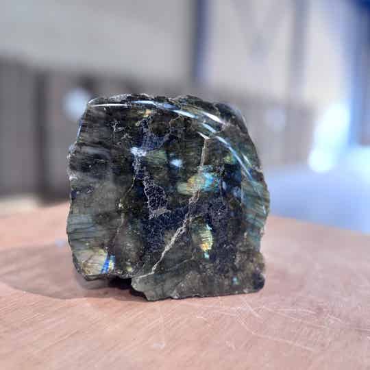 Ruwe labradoriet WS142