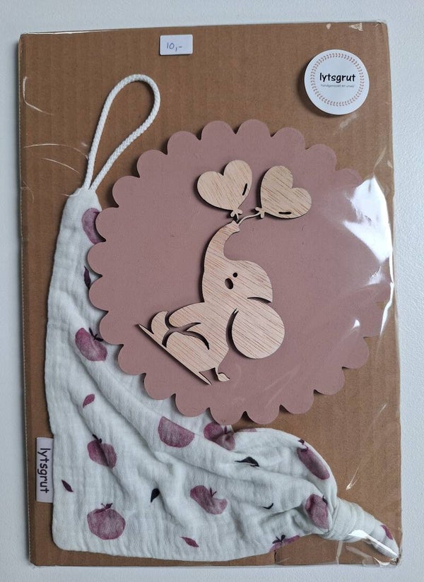 Muurcirkel olifant met speendoekje appels