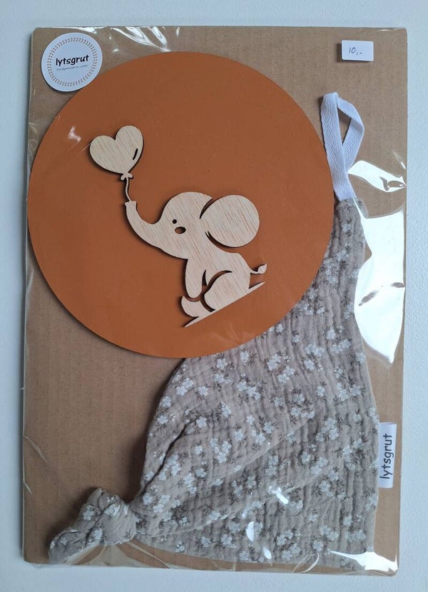 Muurcirkel olifant met  speendoekje