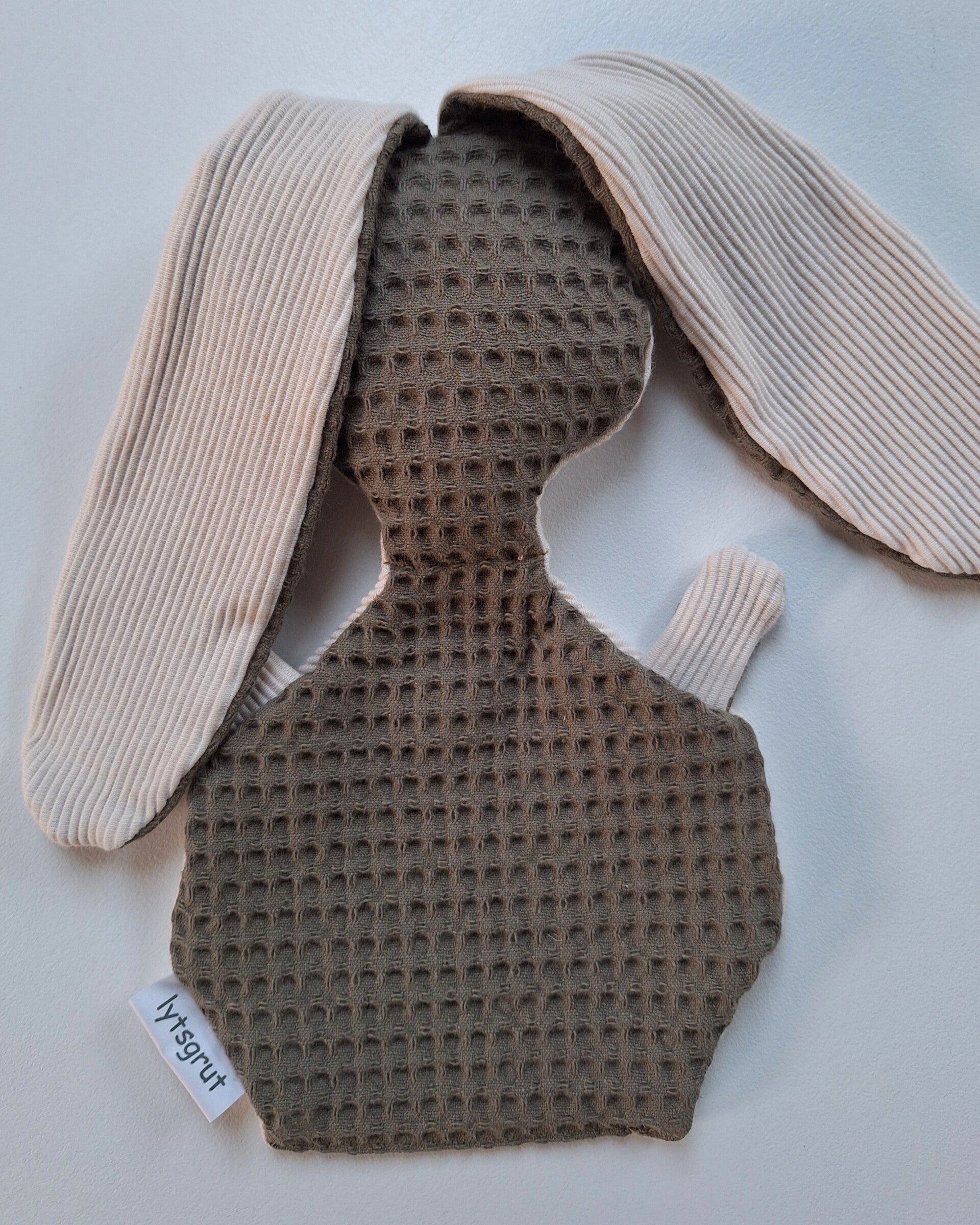 Knuffelkonijn army/rib tricot
