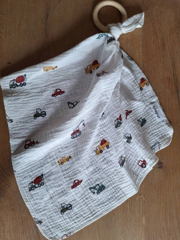 Knuffeldoek aan bijtring, auto's