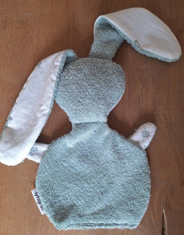 Knuffelkonijn oudgroen/klavertje 4