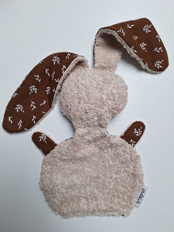 Knuffelkonijn zand/takjes