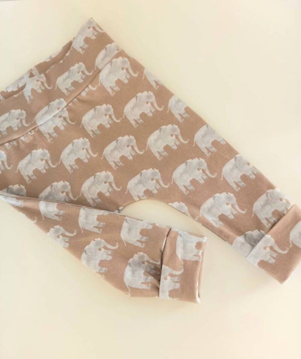 Broekje olifantjes, maat 62/68