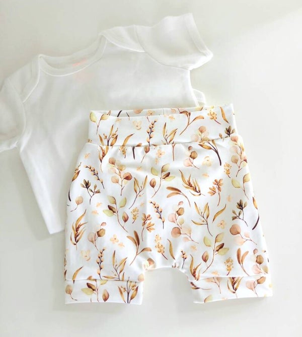 Korte broek eucalypus leaves , maat 62/68