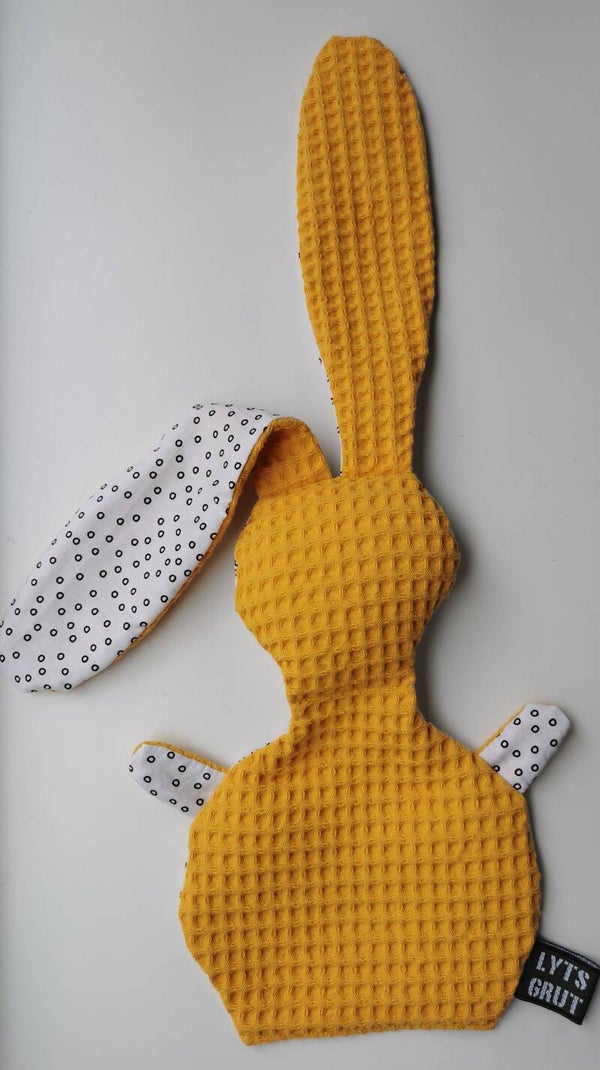 Knuffelkonijn oker/stip